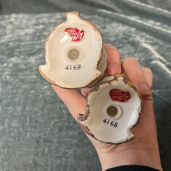 VTG Lefton Rose Salt and Pepper Shakers 4168 - Picture 4 of 4